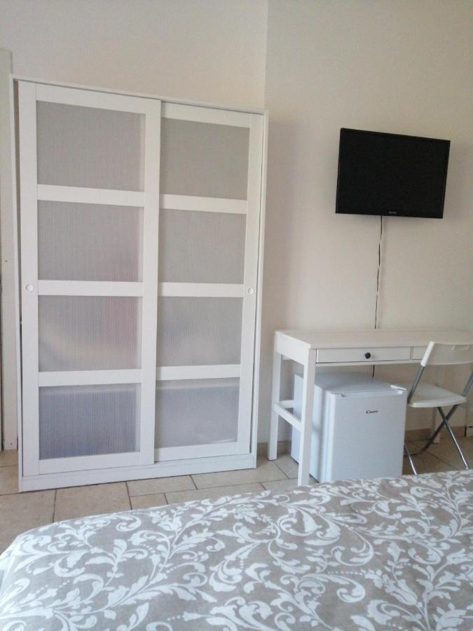 Whiteroom